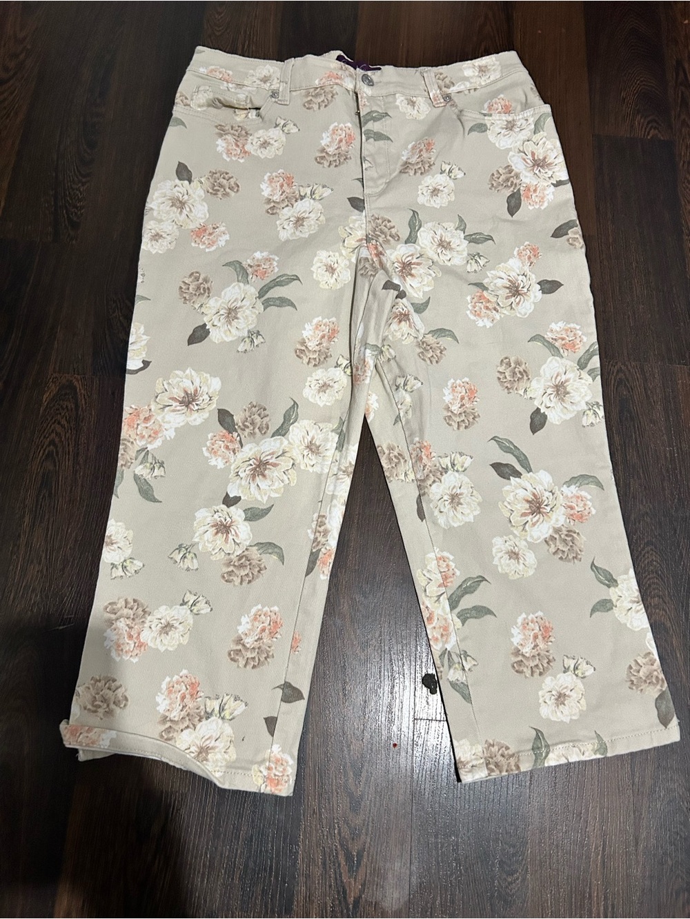 Gloria Vanderbilt Cream Floral Cropped Jeans